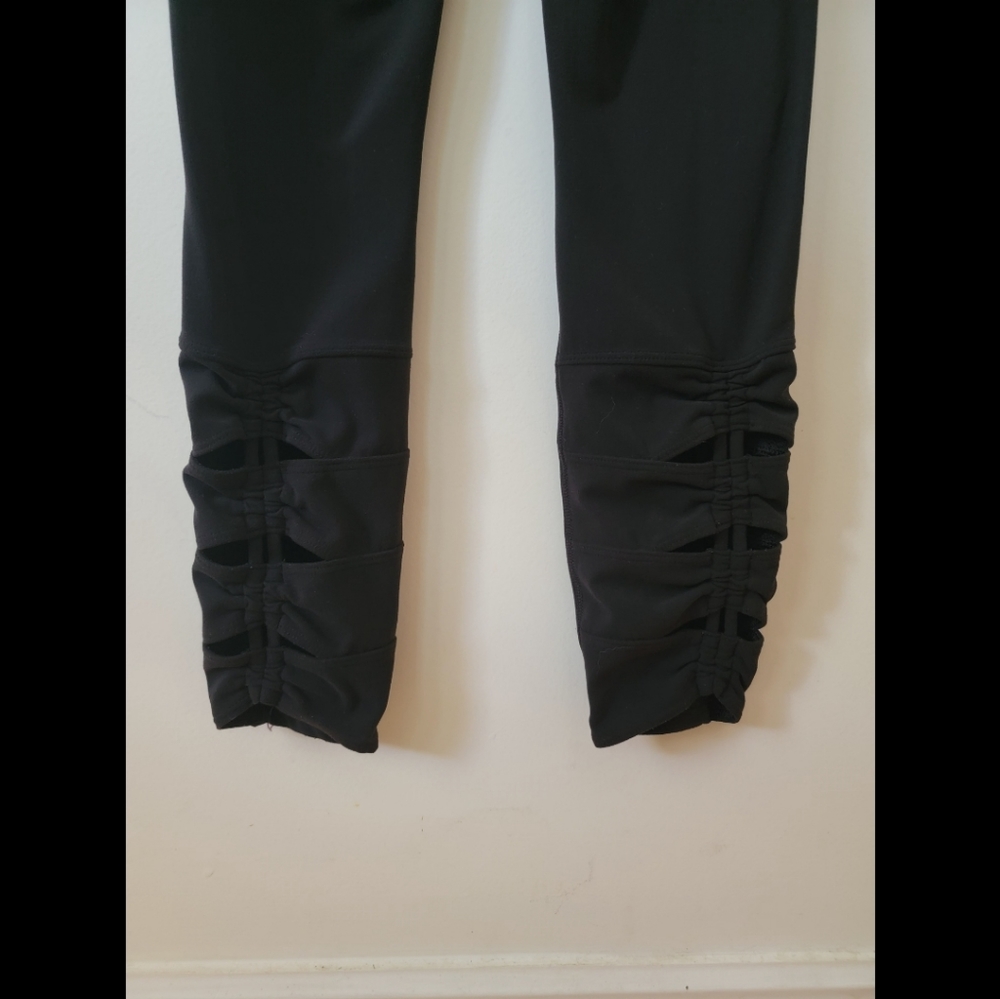 Athleta Salutation Cinch Leggings!! - Picture 4 of 8